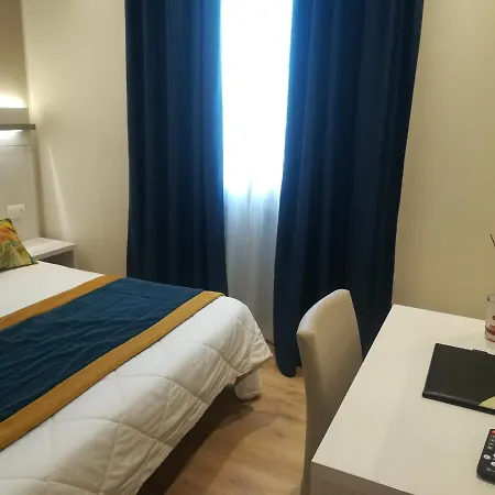 Roma Hotel 3*