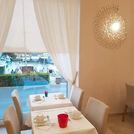 Roma Hotel 3*